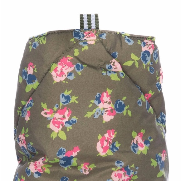 THE GREAT. Down Quilted Puffer Slipper: Cypress Basin Floral - Picture 6 of 6